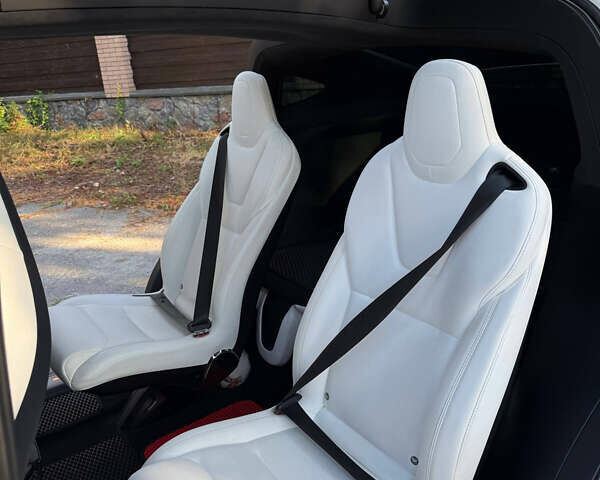 Белый Тесла Модель Х, объемом двигателя 0 л и пробегом 99 тыс. км за 30000 $, фото 10 на Automoto.ua