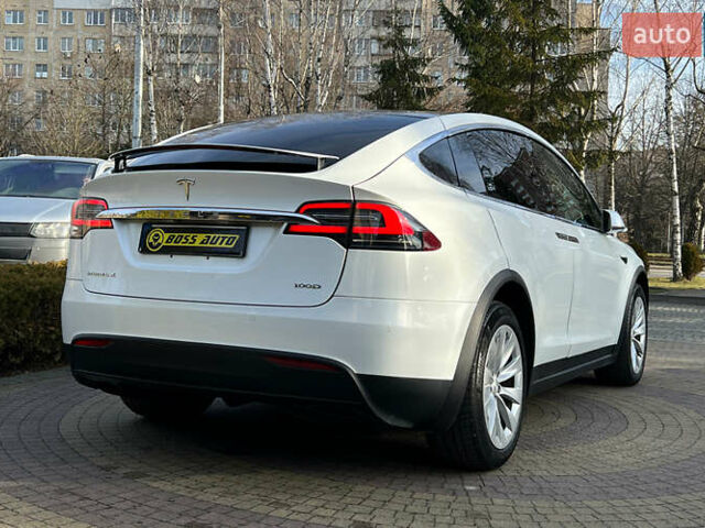 Белый Тесла Модель Х, объемом двигателя 0 л и пробегом 72 тыс. км за 40650 $, фото 6 на Automoto.ua