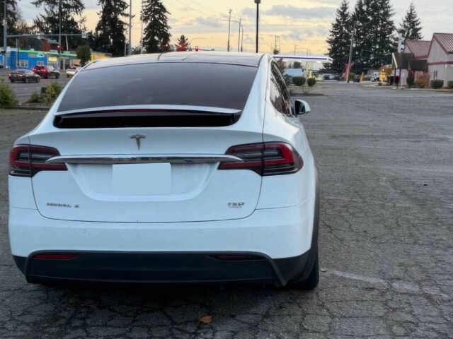 Білий Тесла Модель Х, об'ємом двигуна 0 л та пробігом 30 тис. км за 13200 $, фото 4 на Automoto.ua