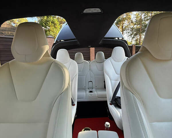 Белый Тесла Модель Х, объемом двигателя 0 л и пробегом 99 тыс. км за 30000 $, фото 19 на Automoto.ua