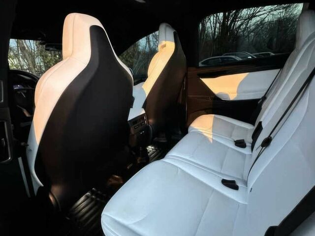 Белый Тесла Модель Х, объемом двигателя 0 л и пробегом 48 тыс. км за 4000 $, фото 12 на Automoto.ua