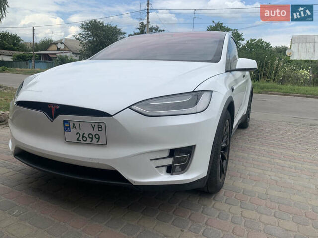 Белый Тесла Модель Х, объемом двигателя 0 л и пробегом 89 тыс. км за 24500 $, фото 2 на Automoto.ua