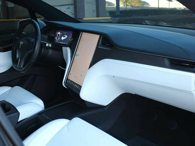 Белый Тесла Модель Х, объемом двигателя 0 л и пробегом 36 тыс. км за 9000 $, фото 9 на Automoto.ua