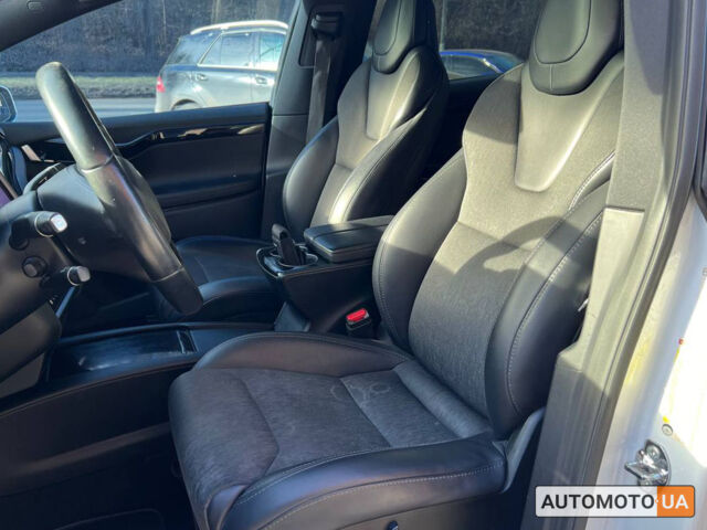 Белый Тесла Модель Х, объемом двигателя 75 л и пробегом 174 тыс. км за 26000 $, фото 7 на Automoto.ua