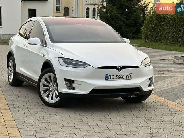 Белый Тесла Модель Х, объемом двигателя 0 л и пробегом 71 тыс. км за 22200 $, фото 1 на Automoto.ua