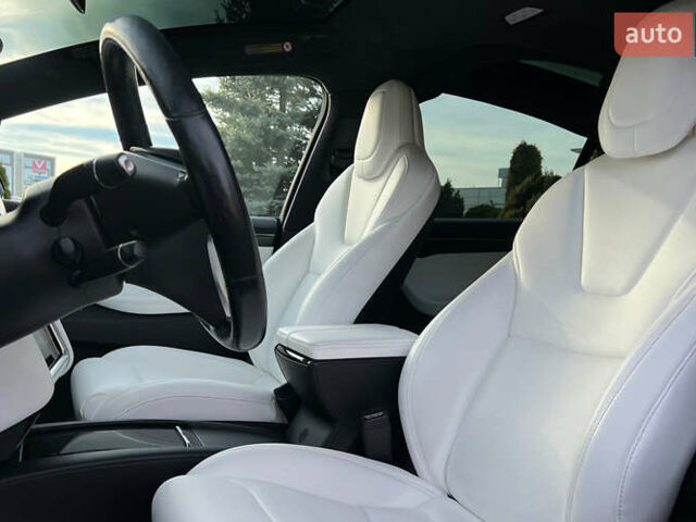 Белый Тесла Модель Х, объемом двигателя 0 л и пробегом 72 тыс. км за 40650 $, фото 8 на Automoto.ua