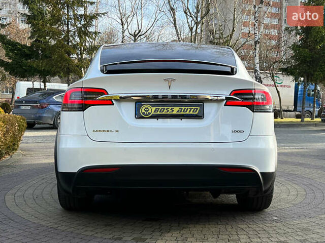 Белый Тесла Модель Х, объемом двигателя 0 л и пробегом 72 тыс. км за 40650 $, фото 5 на Automoto.ua