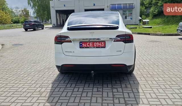 Белый Тесла Модель Х, объемом двигателя 0 л и пробегом 93 тыс. км за 25756 $, фото 30 на Automoto.ua