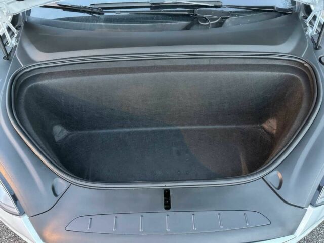 Белый Тесла Модель Х, объемом двигателя 0 л и пробегом 48 тыс. км за 4000 $, фото 17 на Automoto.ua