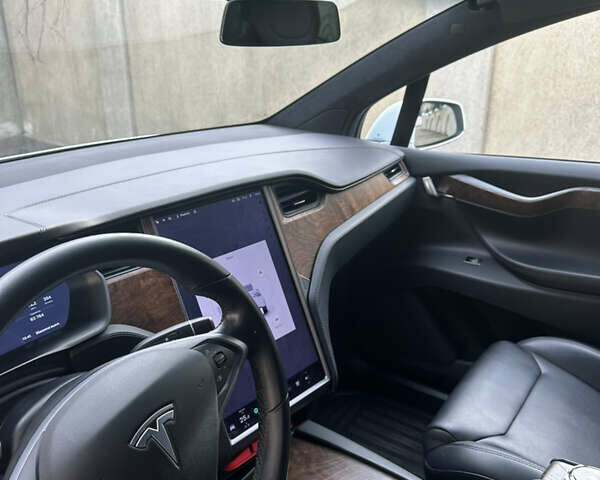 Белый Тесла Модель Х, объемом двигателя 0 л и пробегом 70 тыс. км за 24000 $, фото 25 на Automoto.ua