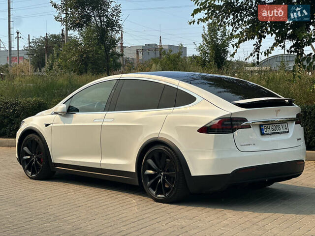Белый Тесла Модель Х, объемом двигателя 0 л и пробегом 128 тыс. км за 35000 $, фото 12 на Automoto.ua