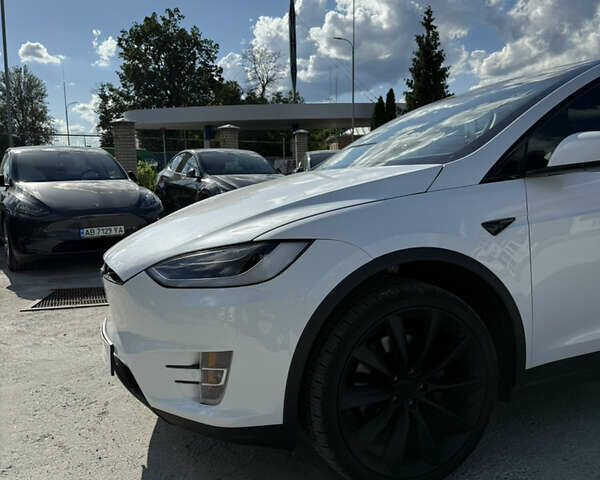 Білий Тесла Модель Х, об'ємом двигуна 0 л та пробігом 107 тис. км за 29200 $, фото 7 на Automoto.ua