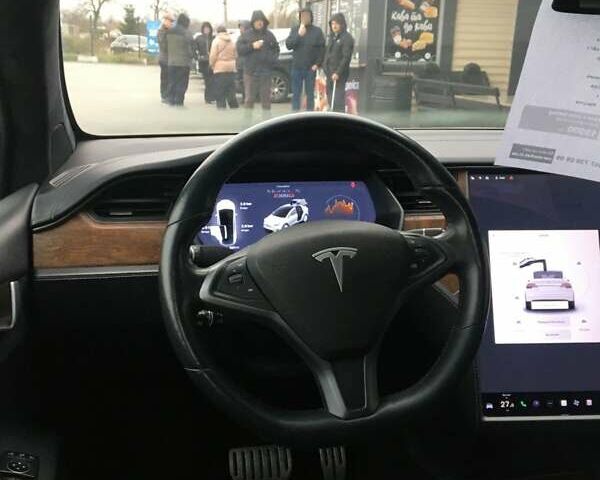 Белый Тесла Модель Х, объемом двигателя 0 л и пробегом 147 тыс. км за 26800 $, фото 8 на Automoto.ua