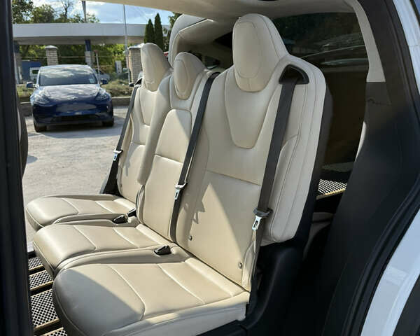 Білий Тесла Модель Х, об'ємом двигуна 0 л та пробігом 107 тис. км за 29200 $, фото 24 на Automoto.ua