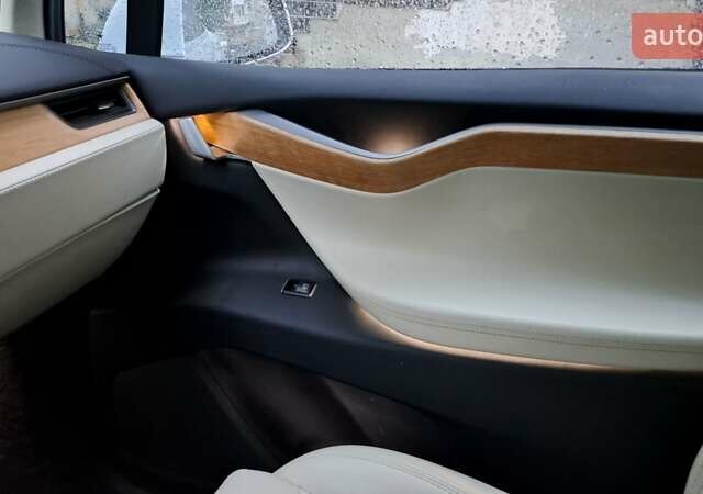 Білий Тесла Модель Х, об'ємом двигуна 0 л та пробігом 145 тис. км за 22800 $, фото 25 на Automoto.ua