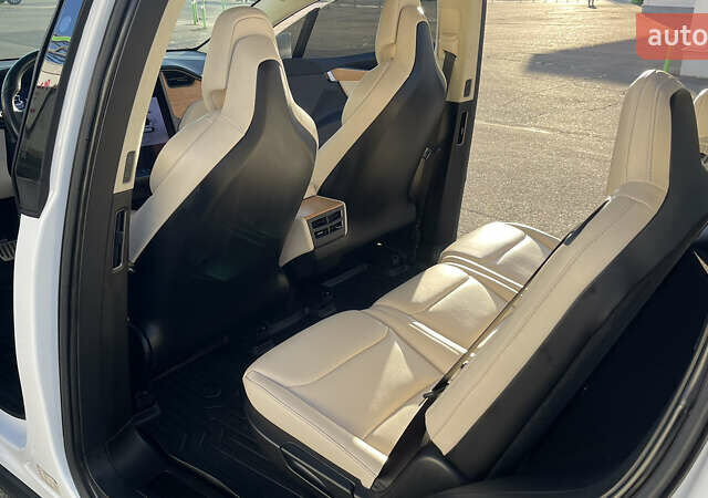 Белый Тесла Модель Х, объемом двигателя 0 л и пробегом 120 тыс. км за 28500 $, фото 8 на Automoto.ua