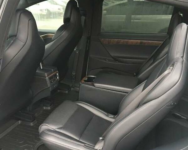 Белый Тесла Модель Х, объемом двигателя 0 л и пробегом 147 тыс. км за 26800 $, фото 3 на Automoto.ua