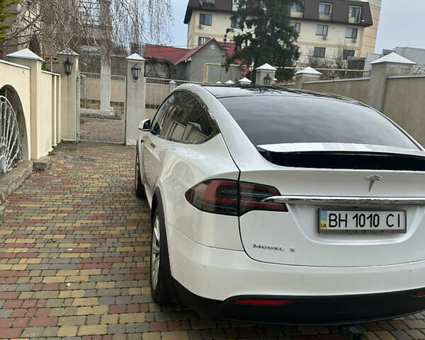 Белый Тесла Модель Х, объемом двигателя 0 л и пробегом 64 тыс. км за 27000 $, фото 9 на Automoto.ua