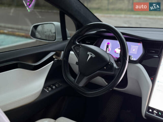 Білий Тесла Модель Х, об'ємом двигуна 0 л та пробігом 100 тис. км за 24999 $, фото 38 на Automoto.ua