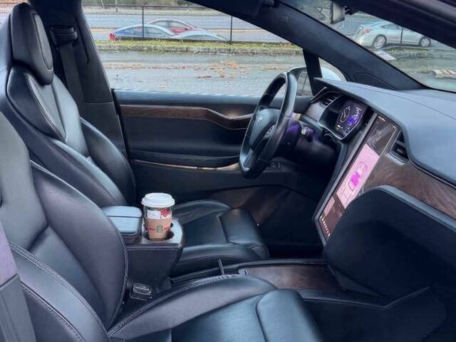 Білий Тесла Модель Х, об'ємом двигуна 0 л та пробігом 30 тис. км за 13200 $, фото 6 на Automoto.ua