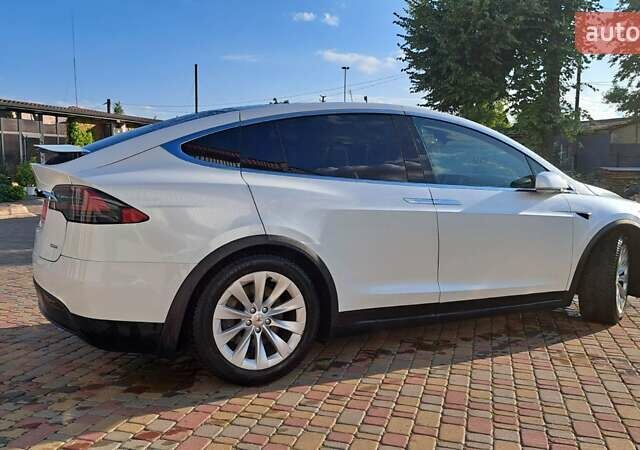 Белый Тесла Модель Х, объемом двигателя 0 л и пробегом 143 тыс. км за 22900 $, фото 12 на Automoto.ua