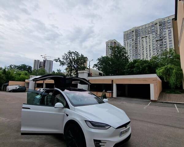 Белый Тесла Модель Х, объемом двигателя 0 л и пробегом 110 тыс. км за 25500 $, фото 42 на Automoto.ua