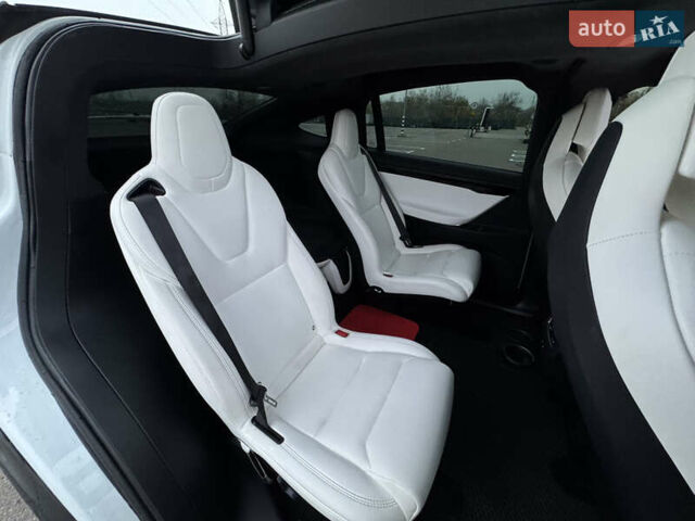 Белый Тесла Модель Х, объемом двигателя 0 л и пробегом 100 тыс. км за 22999 $, фото 35 на Automoto.ua