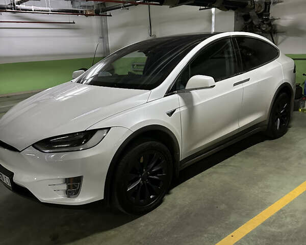 Белый Тесла Модель Х, объемом двигателя 0 л и пробегом 70 тыс. км за 24000 $, фото 35 на Automoto.ua