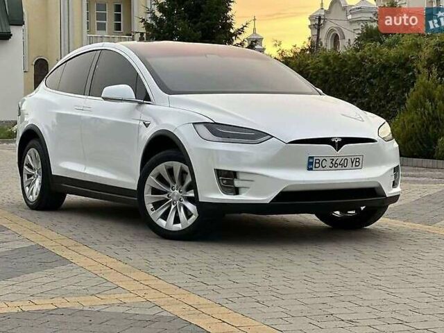 Белый Тесла Модель Х, объемом двигателя 0 л и пробегом 71 тыс. км за 22200 $, фото 2 на Automoto.ua