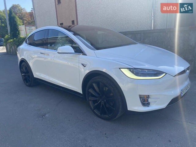 Белый Тесла Модель Х, объемом двигателя 0 л и пробегом 58 тыс. км за 36250 $, фото 46 на Automoto.ua