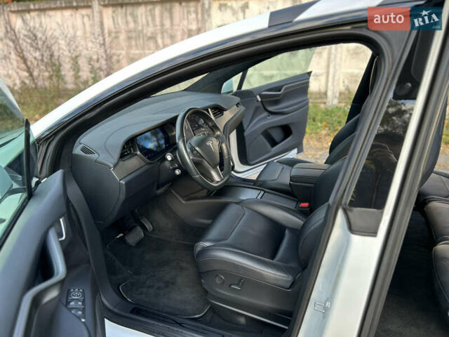 Белый Тесла Модель Х, объемом двигателя 0 л и пробегом 93 тыс. км за 34000 $, фото 18 на Automoto.ua