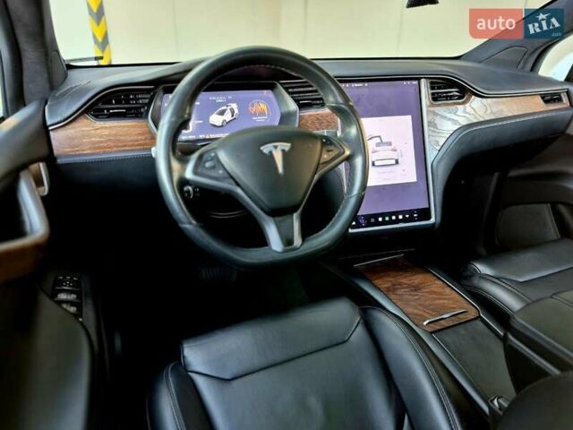 Белый Тесла Модель Х, объемом двигателя 0 л и пробегом 133 тыс. км за 28000 $, фото 8 на Automoto.ua