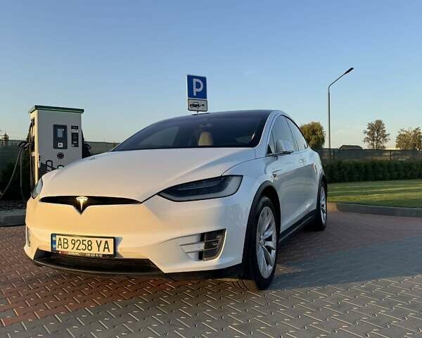 Белый Тесла Модель Х, объемом двигателя 0 л и пробегом 147 тыс. км за 22500 $, фото 14 на Automoto.ua