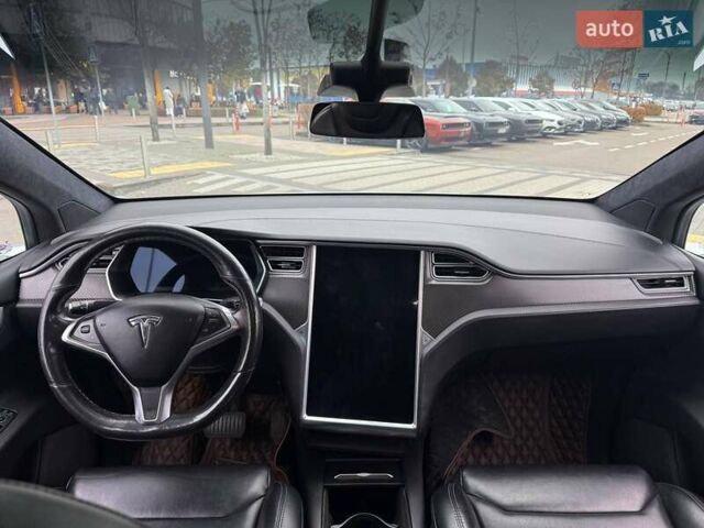 Белый Тесла Модель Х, объемом двигателя 0 л и пробегом 96 тыс. км за 25990 $, фото 22 на Automoto.ua