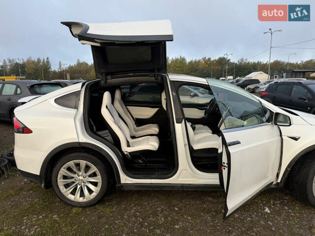 Білий Тесла Модель Х, об'ємом двигуна 0 л та пробігом 154 тис. км за 25500 $, фото 10 на Automoto.ua