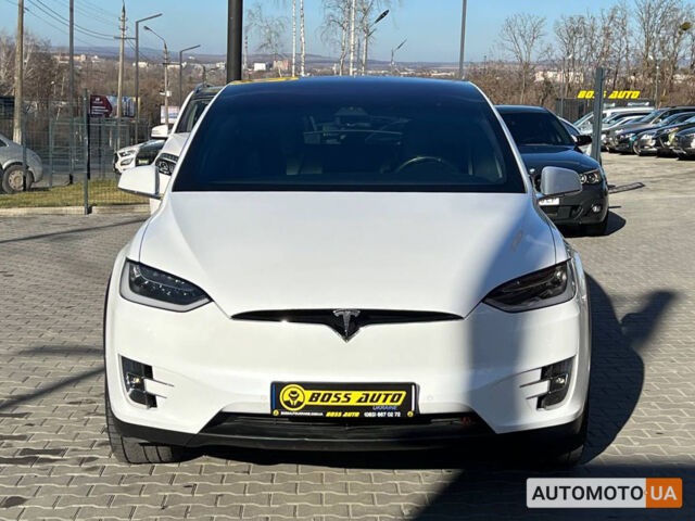 Белый Тесла Модель Х, объемом двигателя 75 л и пробегом 174 тыс. км за 26000 $, фото 1 на Automoto.ua