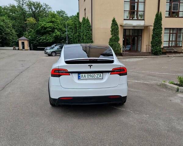 Белый Тесла Модель Х, объемом двигателя 0 л и пробегом 110 тыс. км за 25500 $, фото 11 на Automoto.ua
