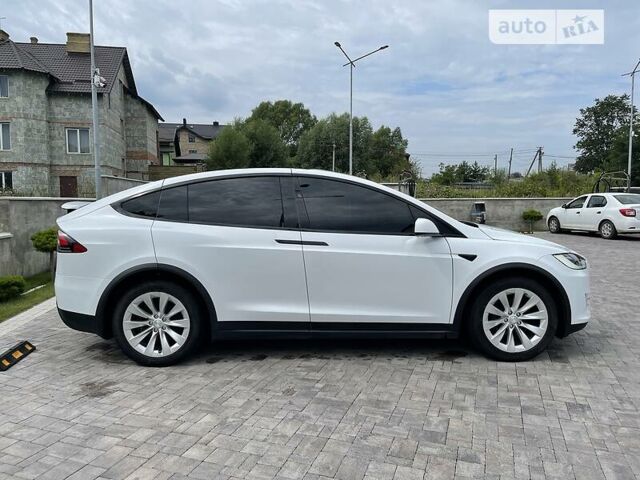 Белый Тесла Модель Х, объемом двигателя 0 л и пробегом 50 тыс. км за 34000 $, фото 6 на Automoto.ua