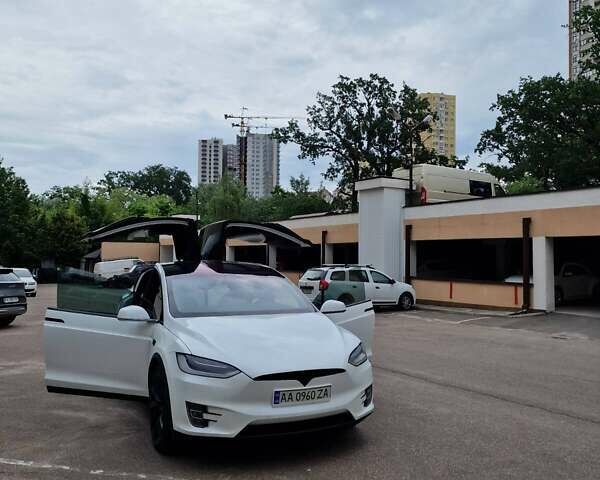 Белый Тесла Модель Х, объемом двигателя 0 л и пробегом 110 тыс. км за 25500 $, фото 25 на Automoto.ua