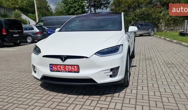 Белый Тесла Модель Х, объемом двигателя 0 л и пробегом 93 тыс. км за 25756 $, фото 3 на Automoto.ua