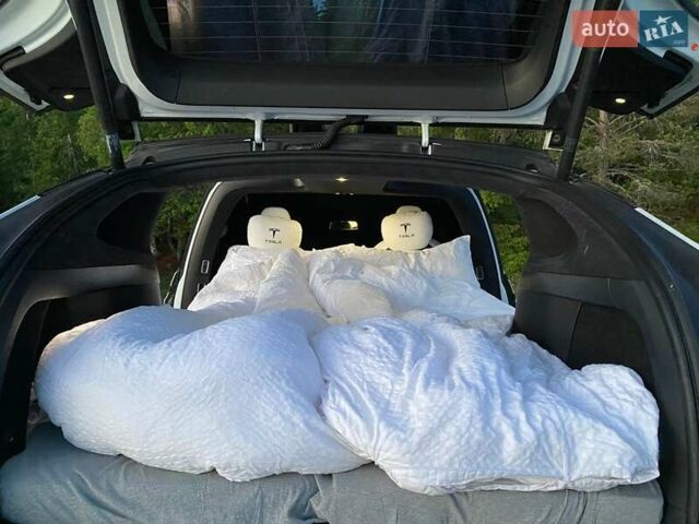 Белый Тесла Модель Х, объемом двигателя 0 л и пробегом 60 тыс. км за 28999 $, фото 23 на Automoto.ua
