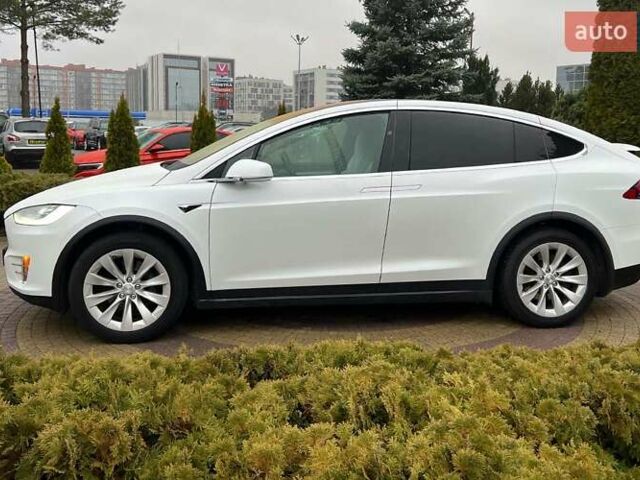 Белый Тесла Модель Х, объемом двигателя 0 л и пробегом 150 тыс. км за 25700 $, фото 3 на Automoto.ua