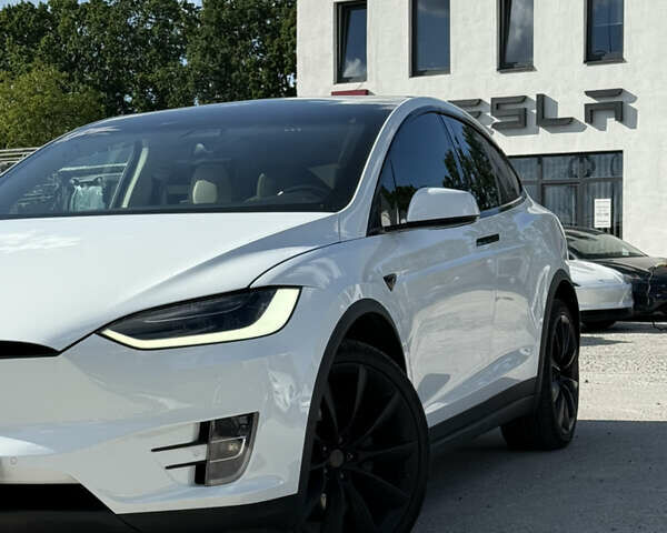 Білий Тесла Модель Х, об'ємом двигуна 0 л та пробігом 107 тис. км за 29200 $, фото 3 на Automoto.ua