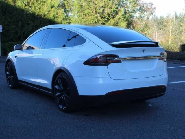 Белый Тесла Модель Х, объемом двигателя 0 л и пробегом 44 тыс. км за 8500 $, фото 4 на Automoto.ua