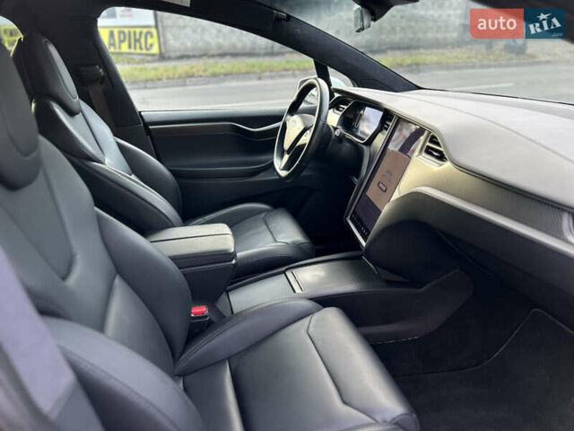 Белый Тесла Модель Х, объемом двигателя 0 л и пробегом 93 тыс. км за 34000 $, фото 24 на Automoto.ua