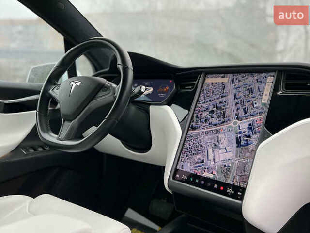 Белый Тесла Модель Х, объемом двигателя 0 л и пробегом 150 тыс. км за 25700 $, фото 13 на Automoto.ua