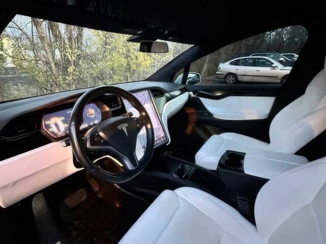 Белый Тесла Модель Х, объемом двигателя 0 л и пробегом 48 тыс. км за 4000 $, фото 6 на Automoto.ua