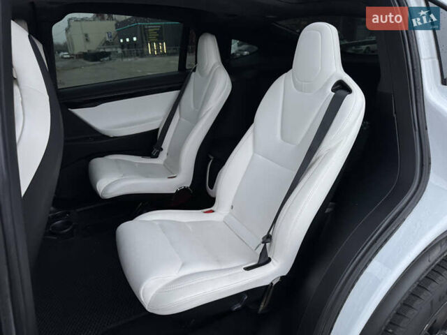 Білий Тесла Модель Х, об'ємом двигуна 0 л та пробігом 100 тис. км за 24999 $, фото 28 на Automoto.ua
