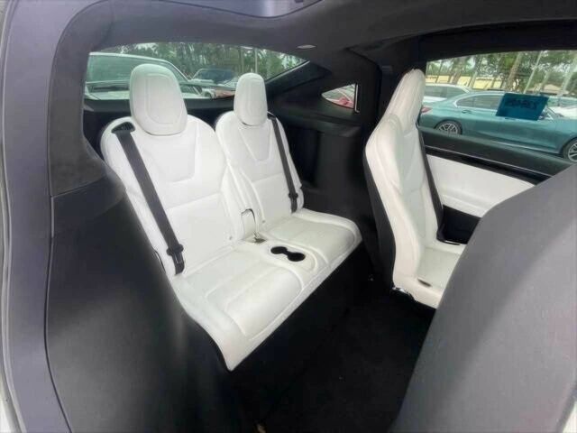 Белый Тесла Модель Х, объемом двигателя 0 л и пробегом 50 тыс. км за 19900 $, фото 9 на Automoto.ua