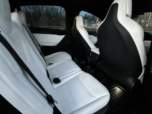 Белый Тесла Модель Х, объемом двигателя 0 л и пробегом 48 тыс. км за 4000 $, фото 13 на Automoto.ua